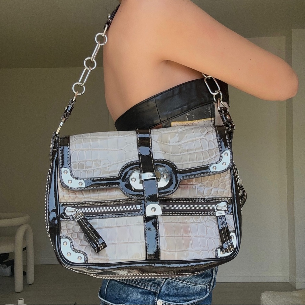 Rafe shoulder bag